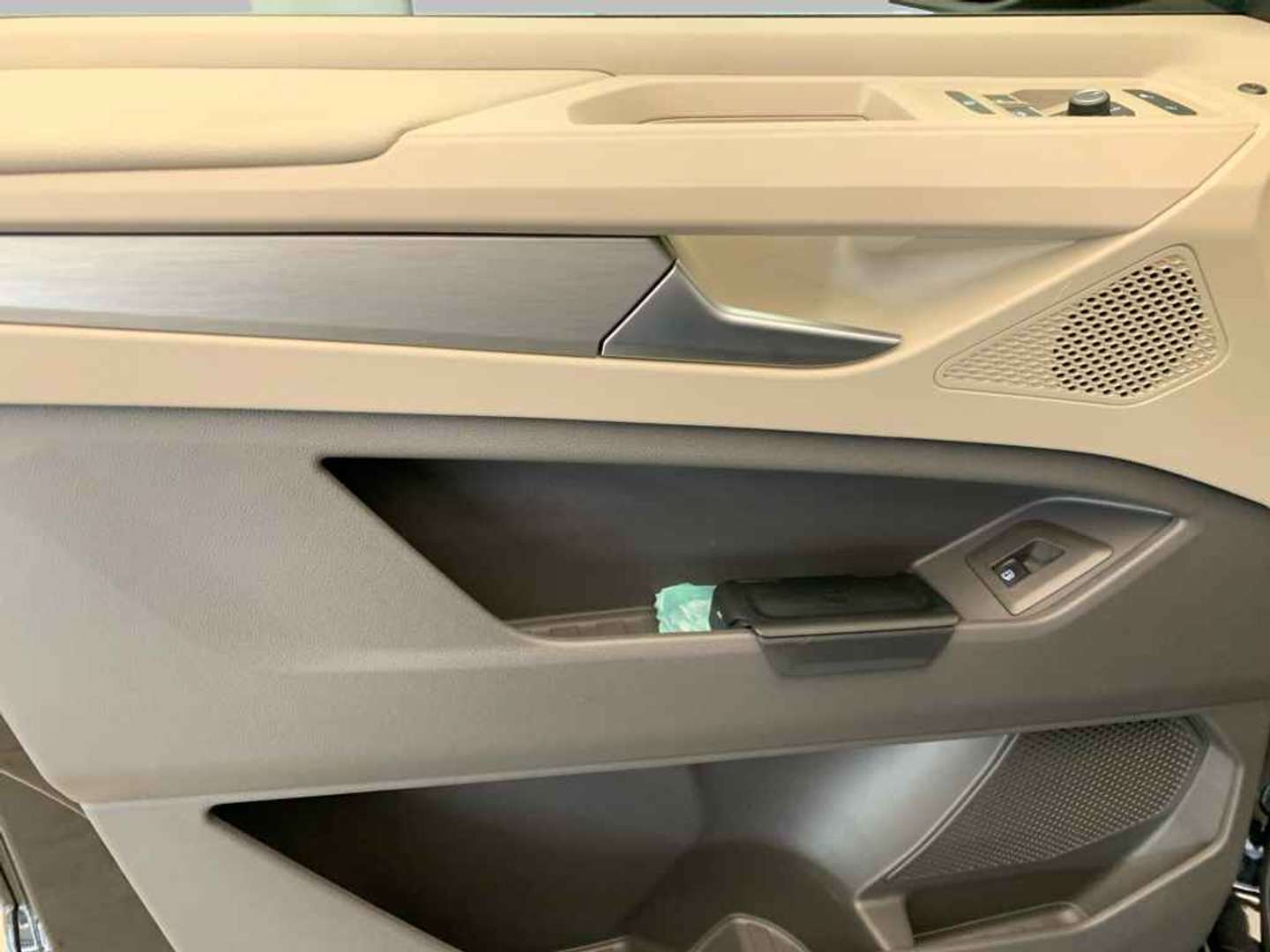 Volkswagen Multivan EHybrid 4Motion Life - 2025 - Joinsteer - #10