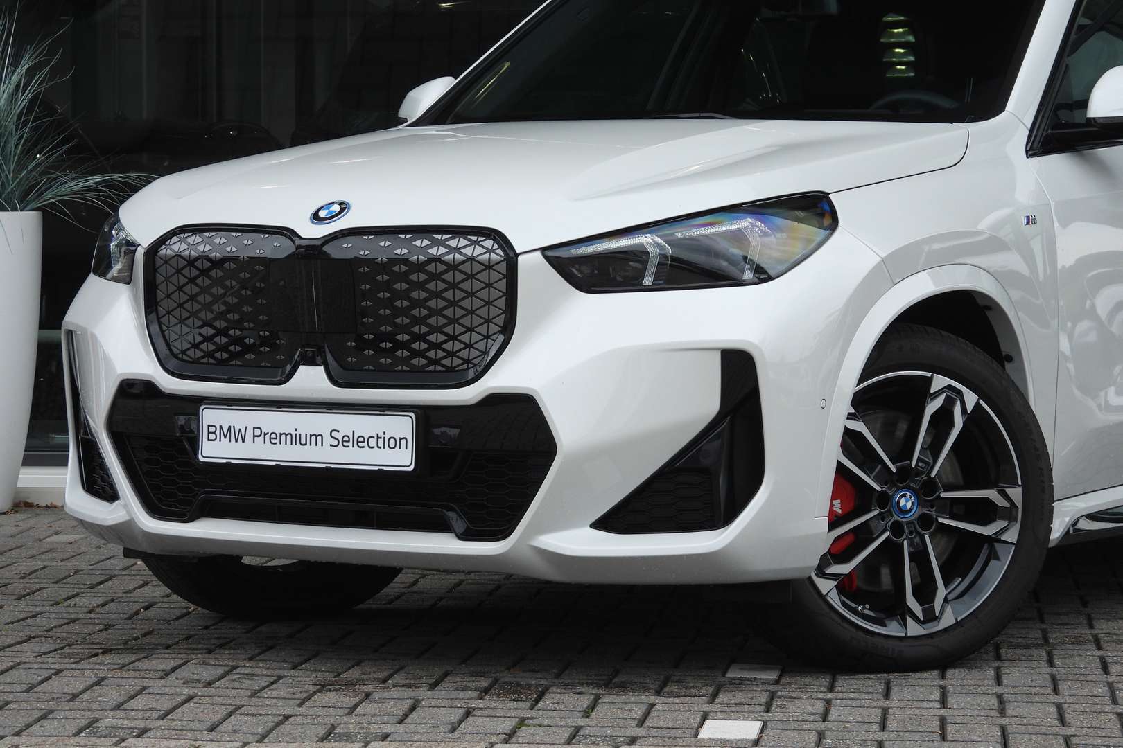 BMW IX1 M Sport EDrive20 - 2025 - Joinsteer - #1