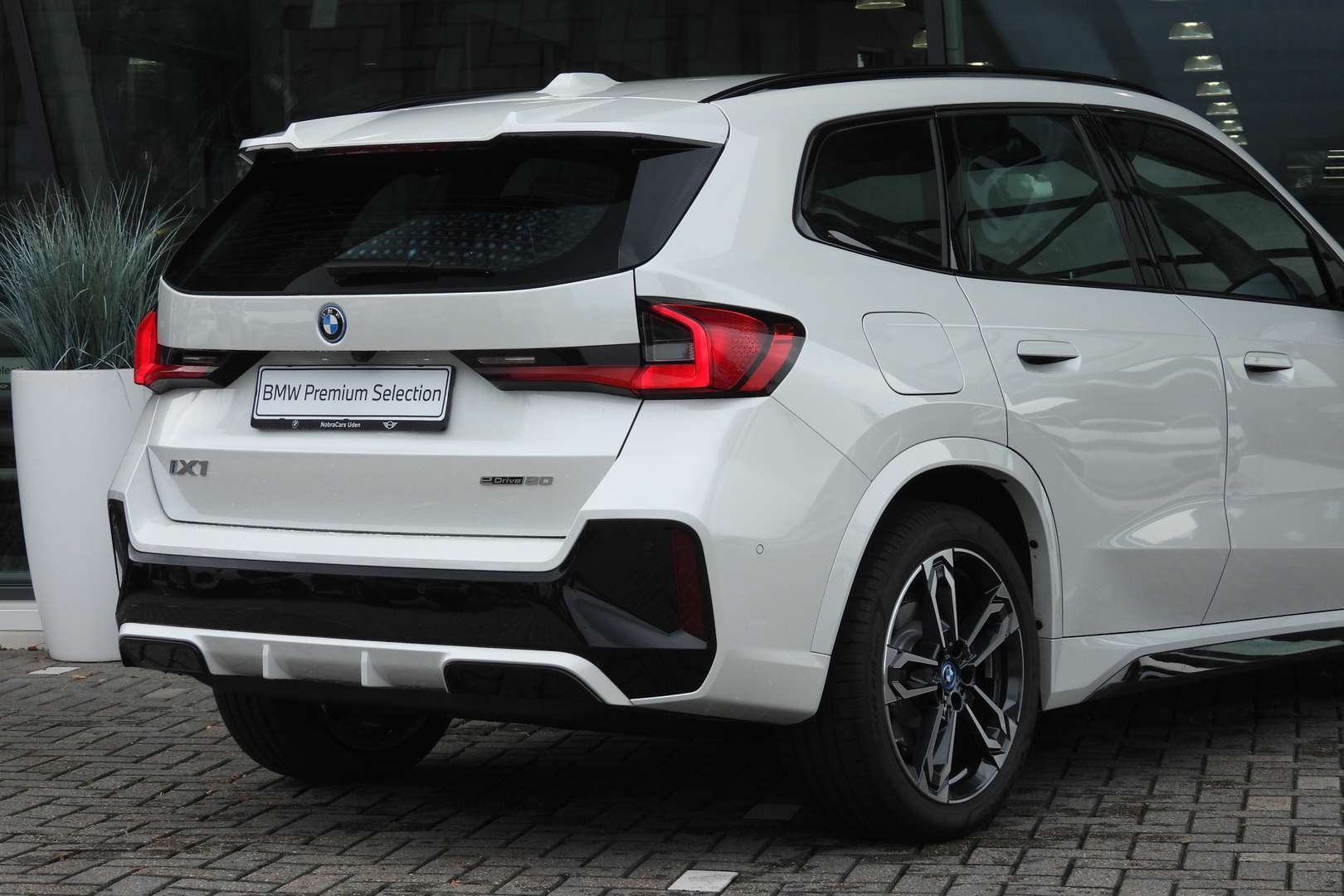 BMW IX1 M Sport EDrive20 - 2025 - Joinsteer - #25