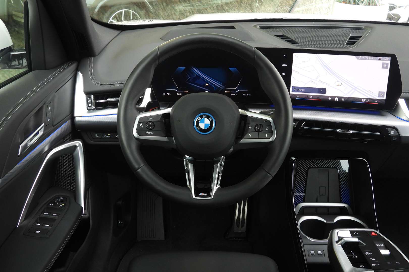 BMW IX1 M Sport EDrive20 - 2025 - Joinsteer - #35