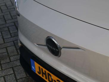 Volvo EX30 SINGLE MOTOR (EXTENDED RANGE) — photo 2