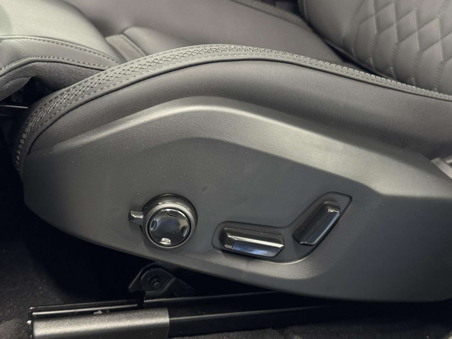 Volvo XC60 T8 Recharge Plus - 2025 - Joinsteer - #8