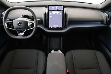Volvo EX30 P5 Plus — photo 3