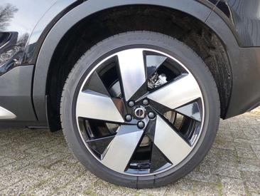 Volvo C40 Recharge PLUS — photo 23