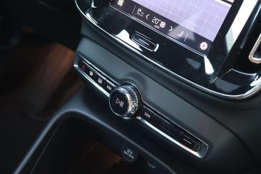 Volvo C40 Recharge PLUS — photo 31