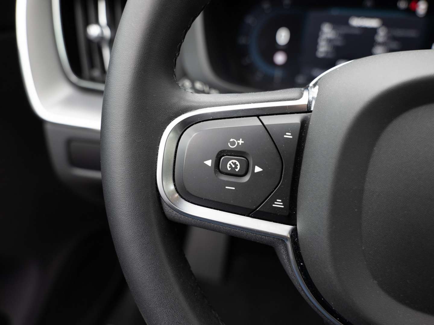 Volvo XC60 B4 Core - 2023 - Joinsteer - #26