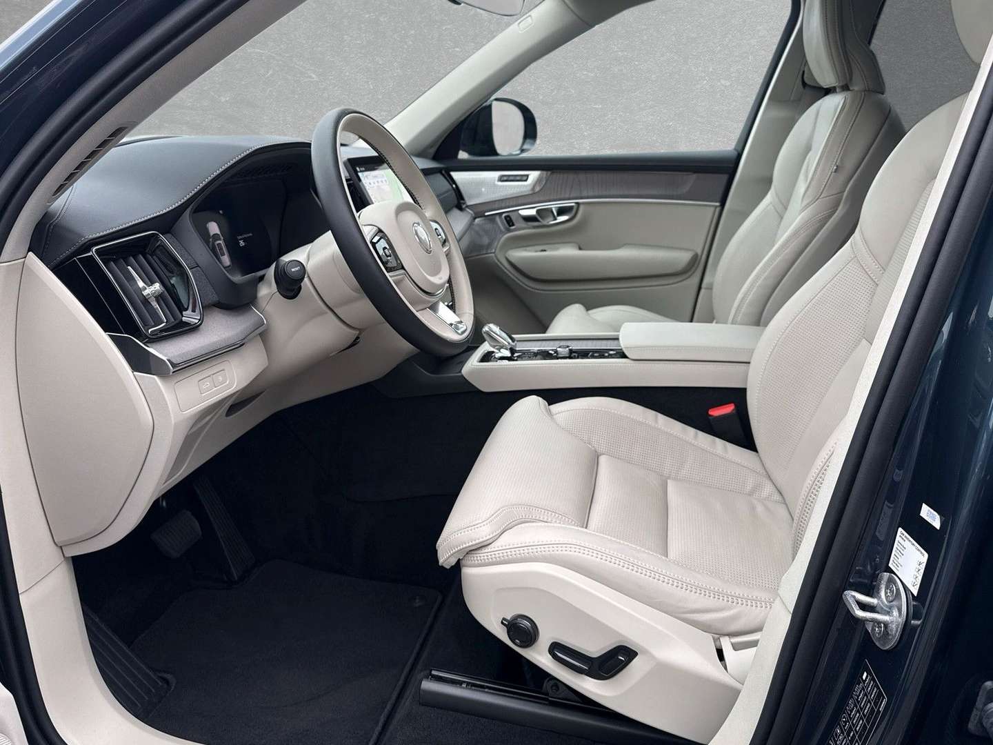 Volvo XC90 T8 Plus - 2025 - Joinsteer - #2