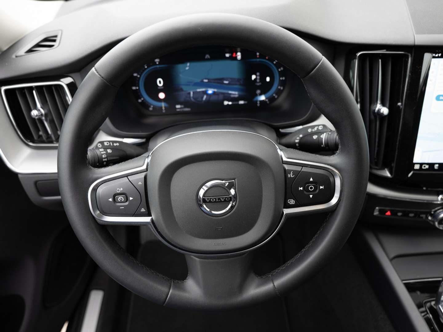 Volvo XC60 B4 Core - 2023 - Joinsteer - #37