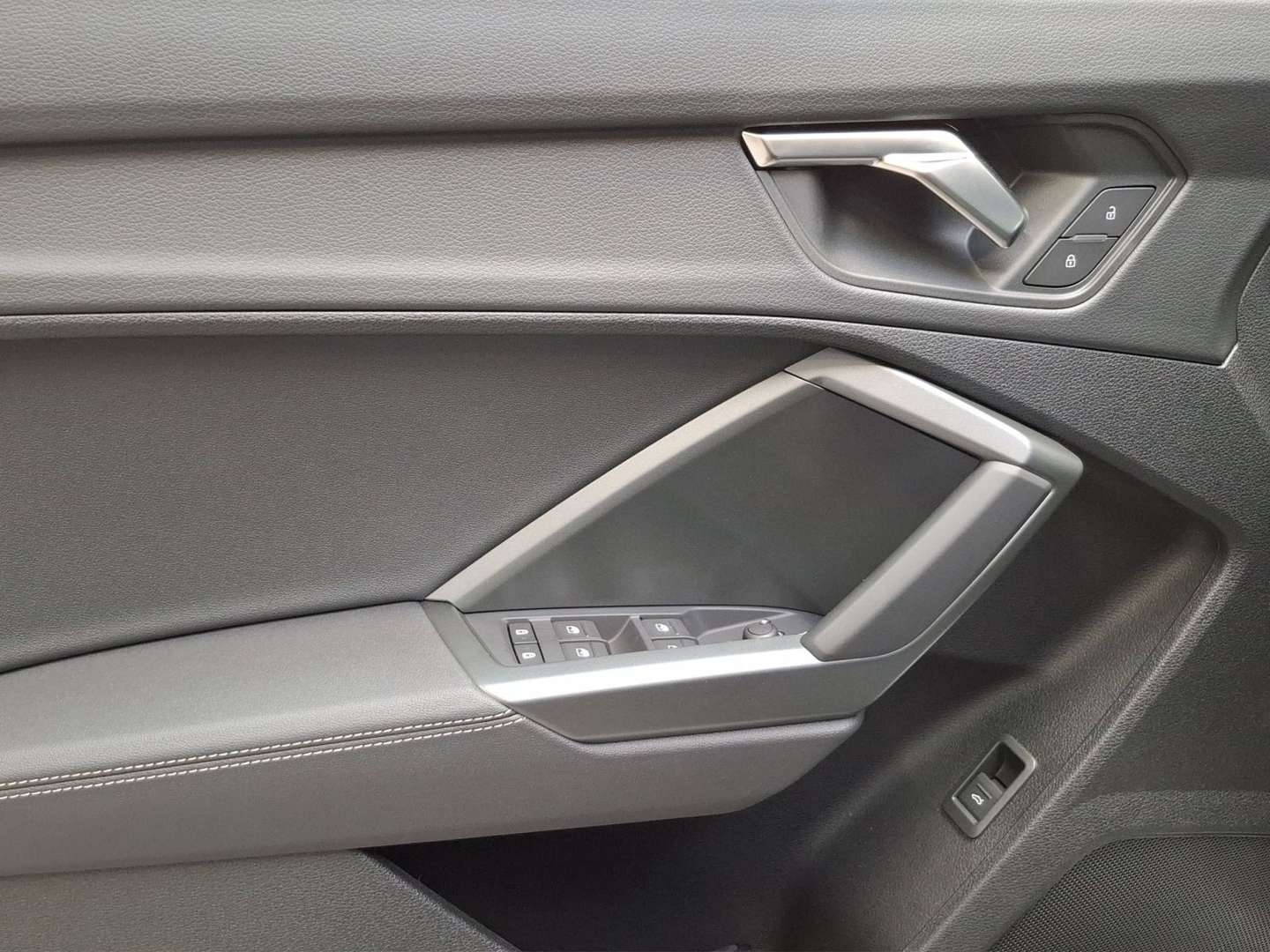Audi Q3 S Line 35 TFSI - 2025 - Joinsteer - #13