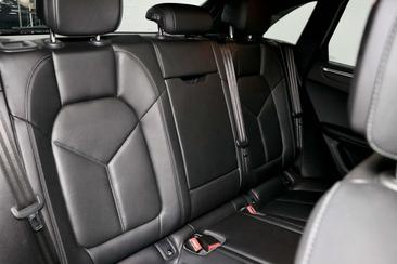 Porsche Macan 2.0 — photo 18