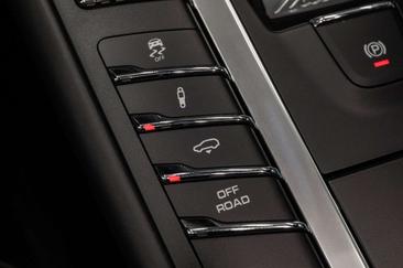 Porsche Macan GTS — photo 30