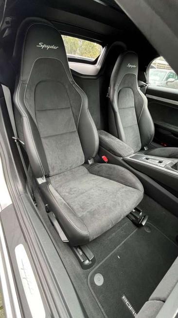 Porsche 718 Spyder — photo 14