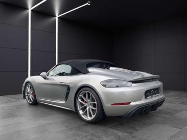 Porsche 718 Spyder — photo 20
