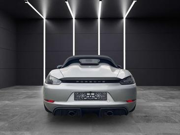 Porsche 718 Spyder — photo 22
