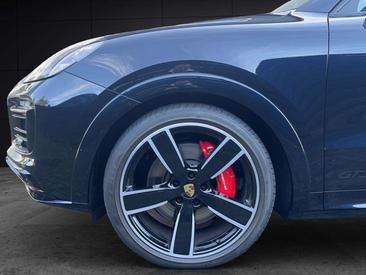 Porsche Cayenne III GTS — photo 24