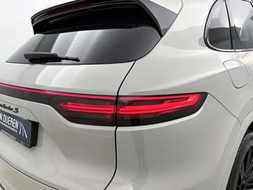 Porsche Cayenne III Turbo S E-Hybrid — photo 39