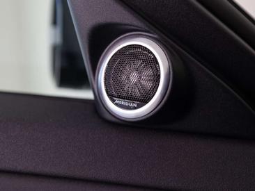 Land Rover Range Rover Evoque P300e R-Dynamic SE — photo 20