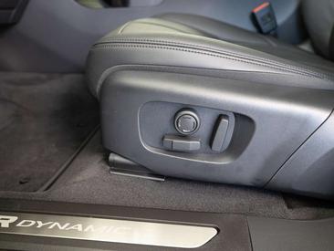 Land Rover Range Rover Evoque P300e R-Dynamic SE — photo 22
