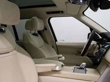 Land Rover Range Rover 3.0 P550e SV PHEV — photo 13