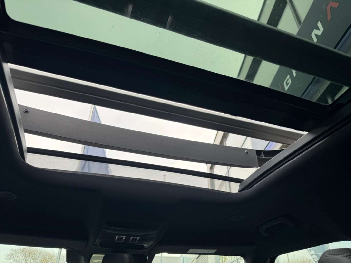 Land Rover Defender 130 X-Dynamic SE D300 - 2023 - Joinsteer - #16