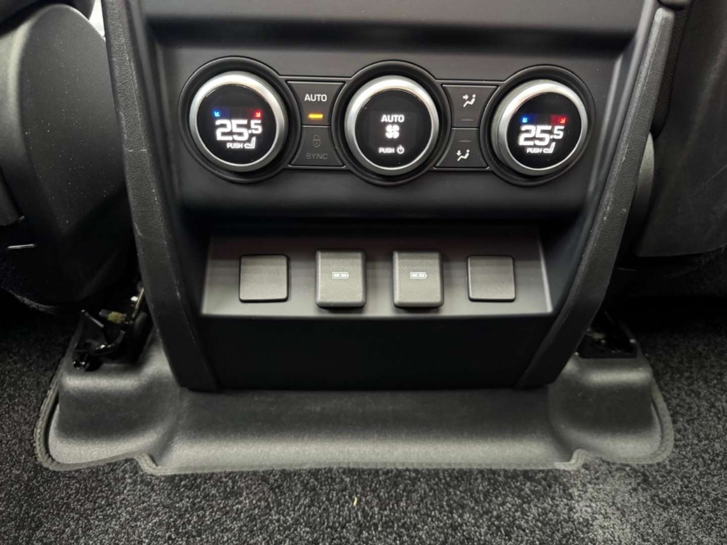 Land Rover Defender 130 X-Dynamic SE D300 - 2023 - Joinsteer - #20