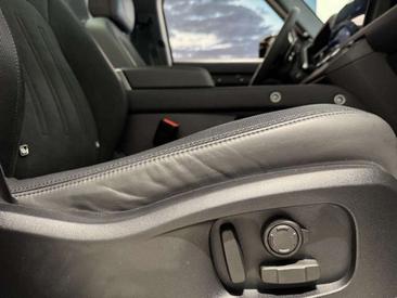 Land Rover Defender 110 Carpathian Edition AHK HUD P525 V8 — photo 17