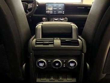 Land Rover Defender 110 Carpathian Edition AHK HUD P525 V8 — photo 18