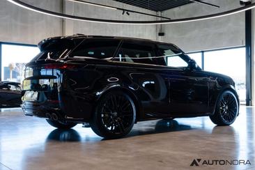 Land Rover Range Rover Sport SV Edition One — photo 14