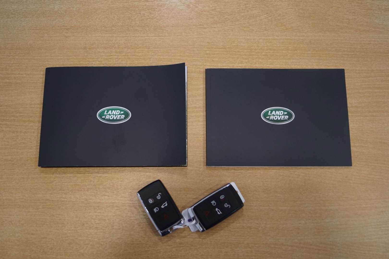 Land Rover Discovery Sport R-Dynamic HSE P300e 1.5 - 2023 - Joinsteer - #9