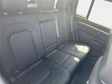 Land Rover Defender 110 D200 AWD Auto X-Dynamic SE Iva Esposta — photo 5