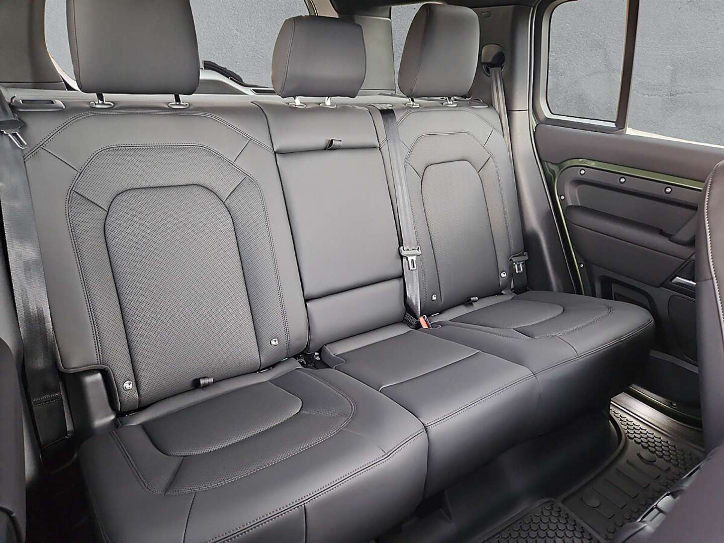 Land Rover Defender 110 P300e PHEV AWD X-Dynamic SE Aut. - 2025 - Joinsteer - #11