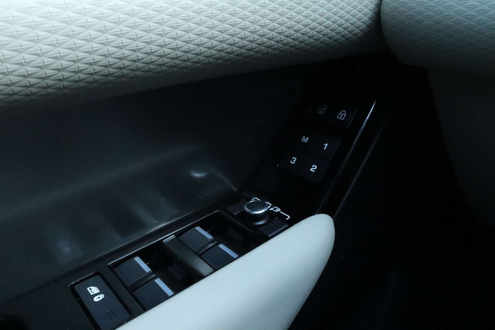 Land Rover Range Rover Velar 2.0 P400e Schuif/kantel Dak | Keyless - 2023 - Joinsteer - #37