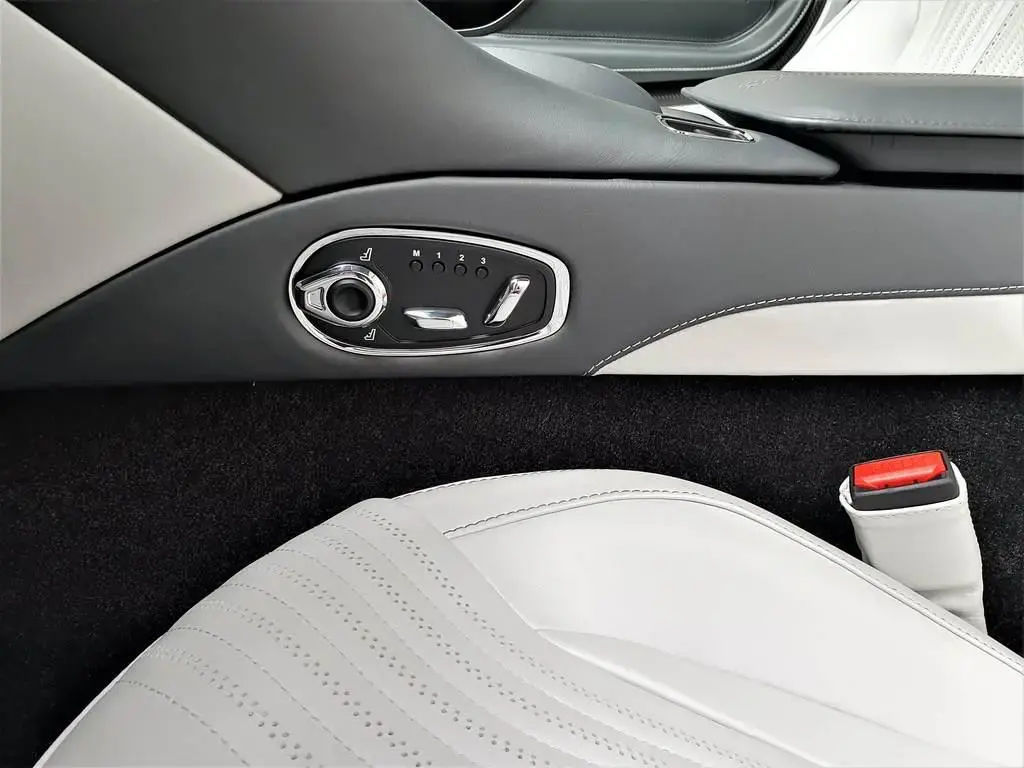 Aston Martin DB11 V12 Coupe 5.2 - 2022 - Joinsteer - #27