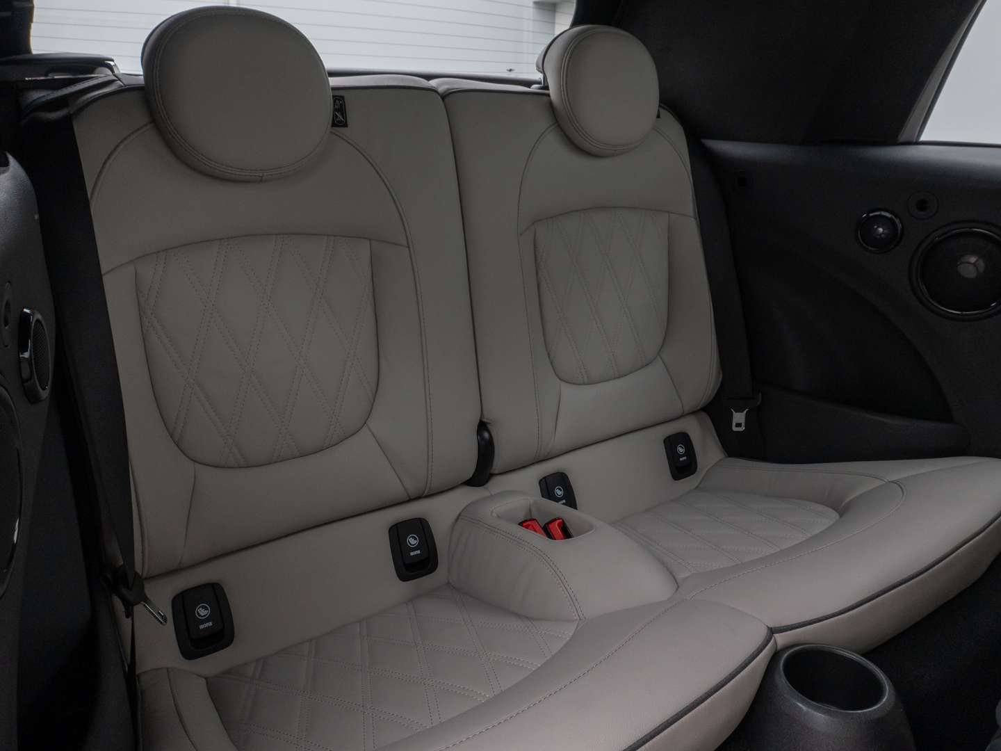 Mini Cabrio Yours Cooper S - 2022 - Joinsteer - #30