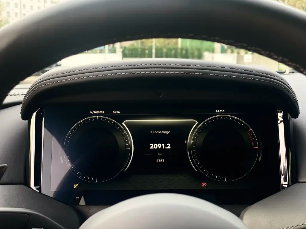 Aston Martin DB12 V8 Coupe 4.0 - 2023 - Joinsteer - #6