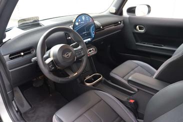 Mini Cabrio Classic Cooper — photo 12