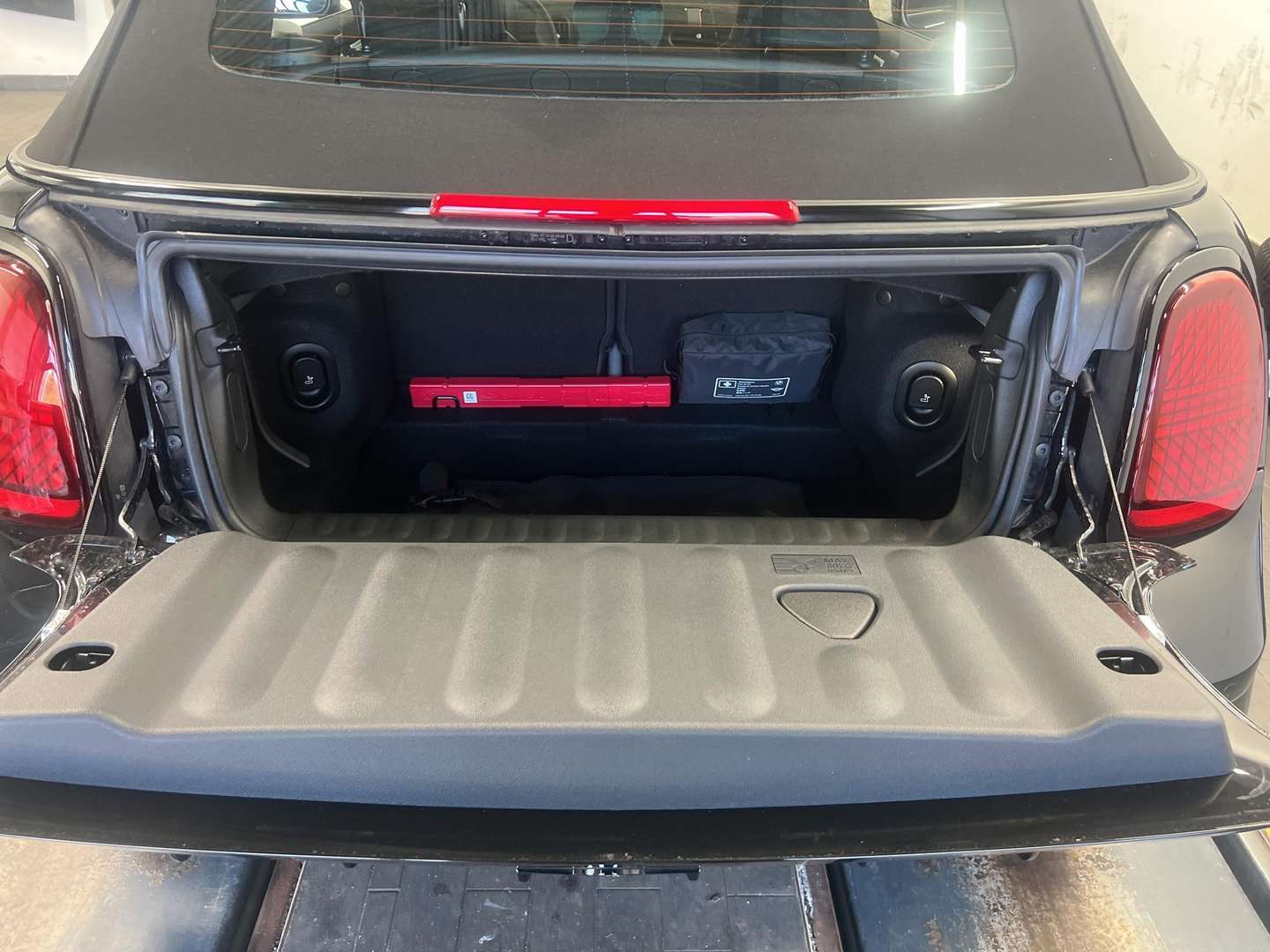 Mini Cabrio John Cooper Works - 2025 - Joinsteer - #20