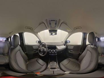 Mercedes GLA 180 — photo 6