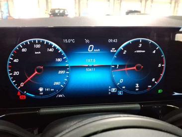 Mercedes GLA 180 — photo 15