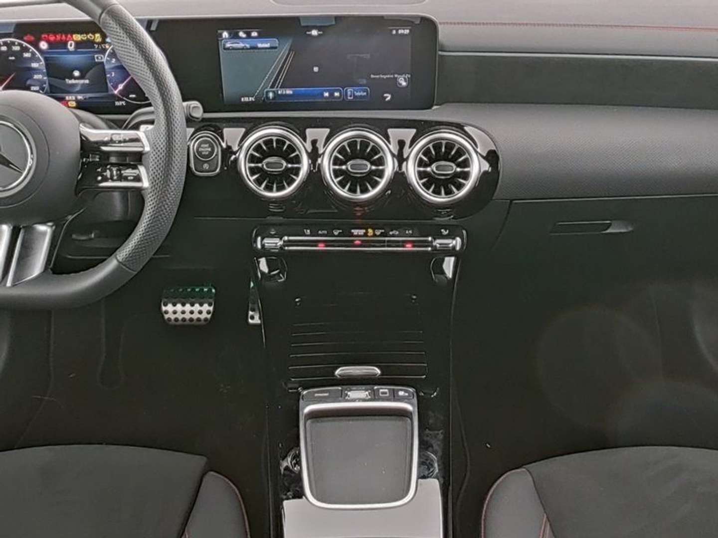 Mercedes CLA 180 AMG Line - 2025 - Joinsteer - #5