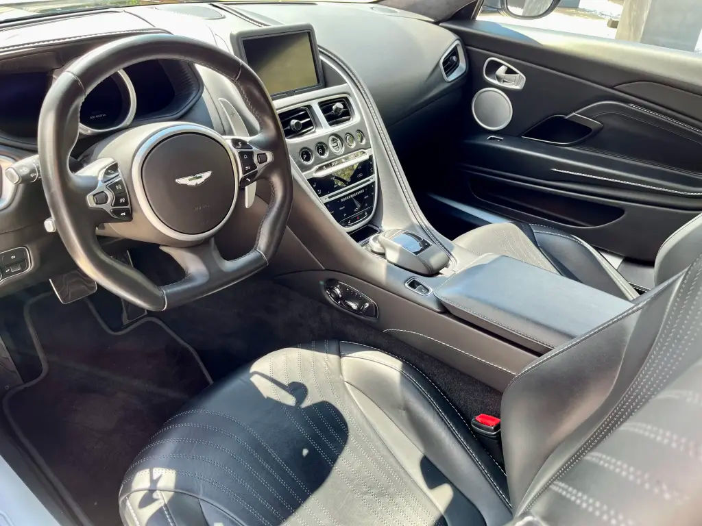 Aston Martin DB11 V8 Coupe 4.0 - 2020 - Joinsteer - #3