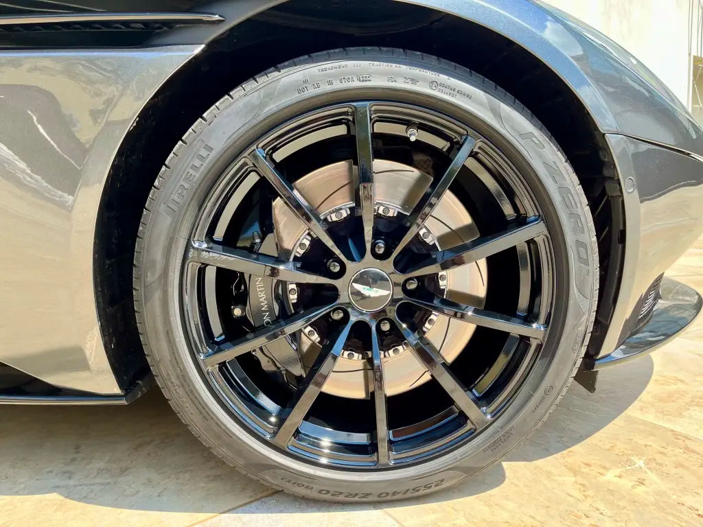 Aston Martin DB11 V8 Coupe 4.0 - 2020 - Joinsteer - #4