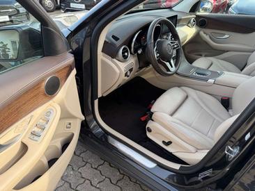 Mercedes GLC 200 — photo 11
