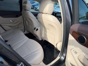 Mercedes GLC 200 — photo 15