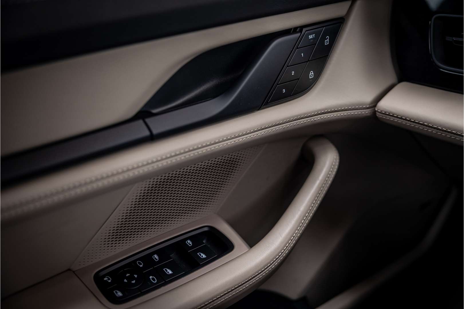 Porsche Taycan - 2022 - Joinsteer - #27