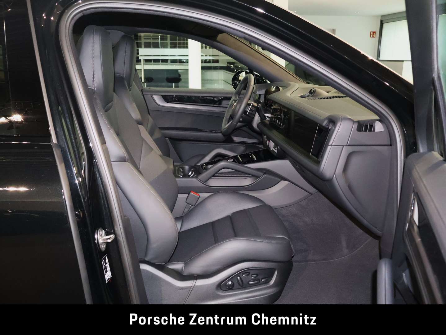 Porsche Cayenne II E-Hybrid Black Edition - 2026 - Joinsteer - #13