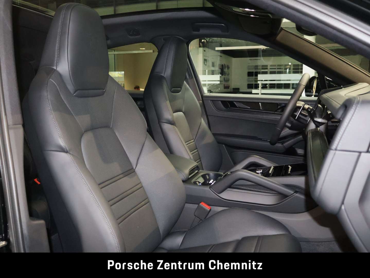 Porsche Cayenne II E-Hybrid Black Edition - 2026 - Joinsteer - #14