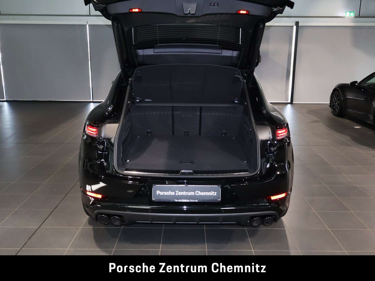 Porsche Cayenne II E-Hybrid Black Edition - 2026 - Joinsteer - #24
