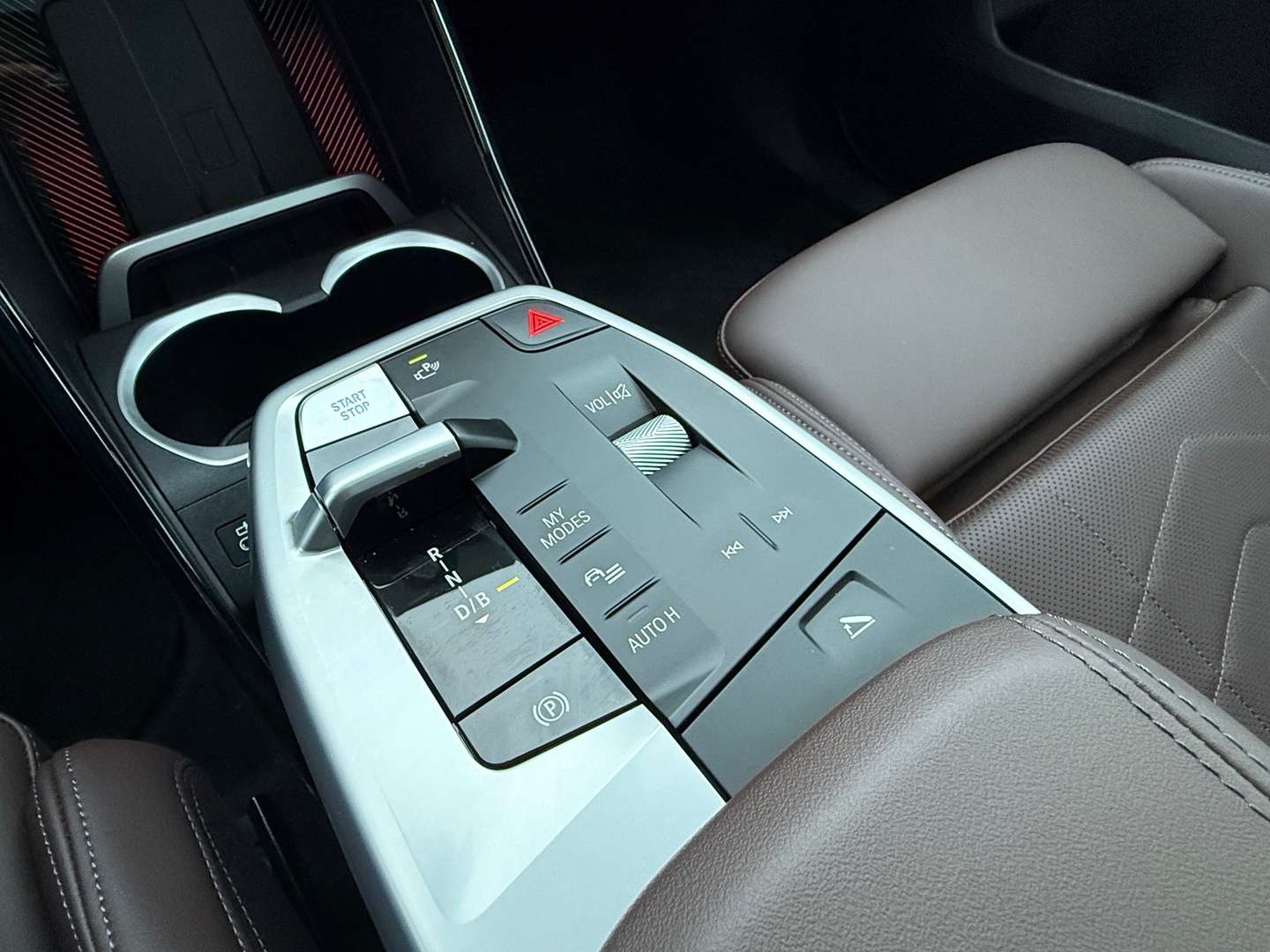 BMW IX1 M Sport EDrive20 - 2025 - Joinsteer - #13