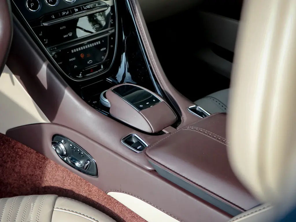 Aston Martin DB11 V8 Volante 4.0 - 2022 - Joinsteer - #45